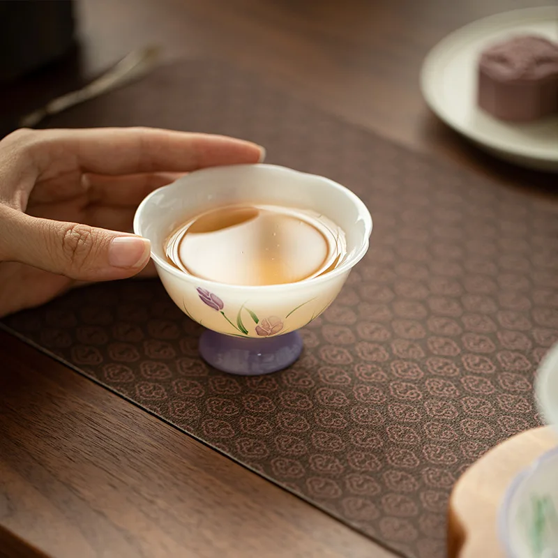 HYS Nueva Taza de Té China Pintada a Mano con Diseño de Tulipán y Jade, Taza Maestra, Taza de Invitado, Taza Exquisita para Degustación de Té, Juego de Té Kung Fu de Cerámica