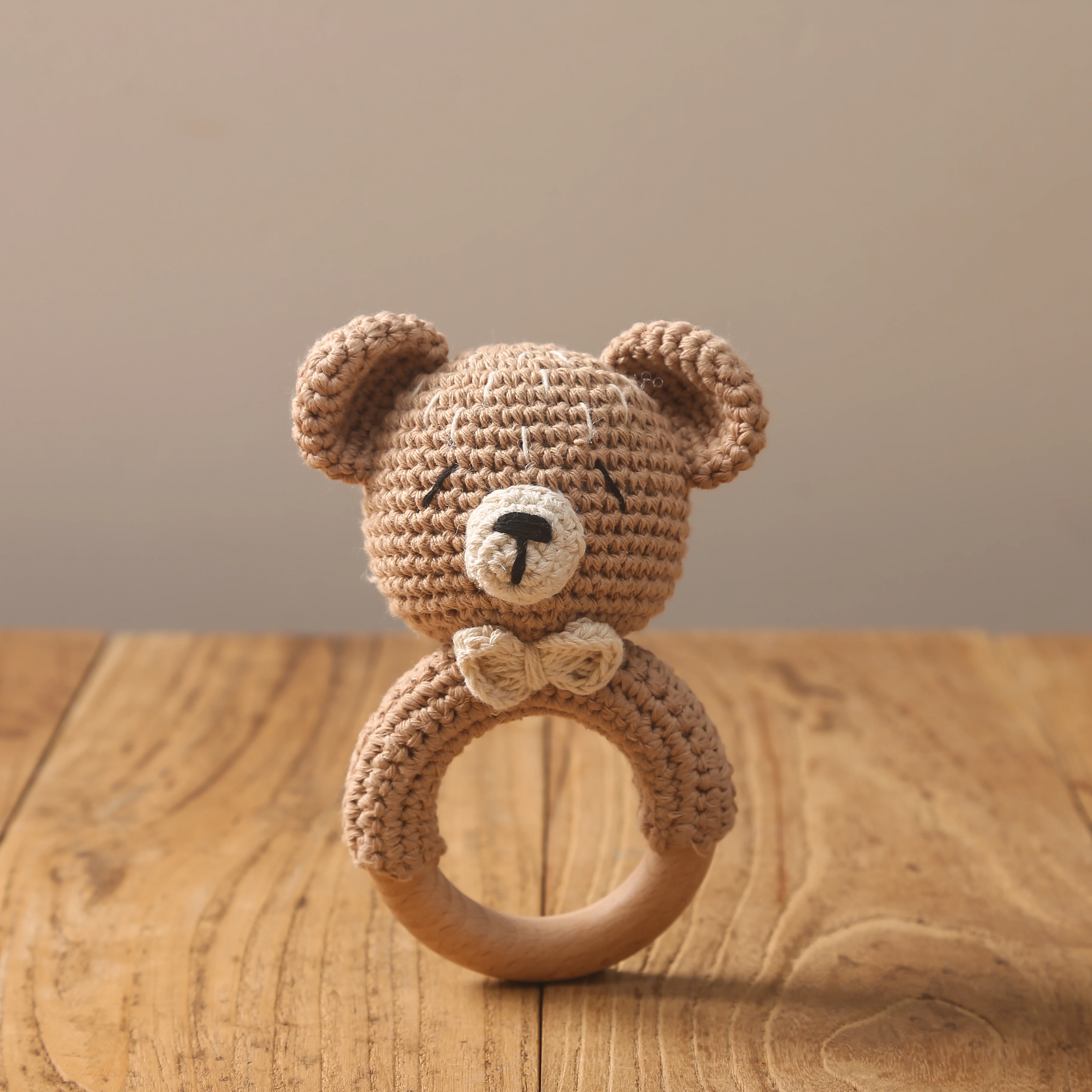 Hochet en forme d'ours au crochet pour bébé de 0 à 12 mois, jouets Montessori, animaux, dessin animé, musique, Kawaii, TeWindsor