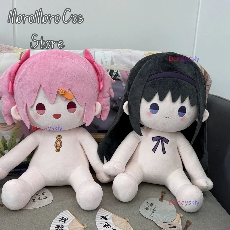 

Puella Magi Madoka Magica Homura Akemi Cosplay תחפושת Plush 40cm Size Black Hair & Purple Bow Detail Pink Twin-tail Character
