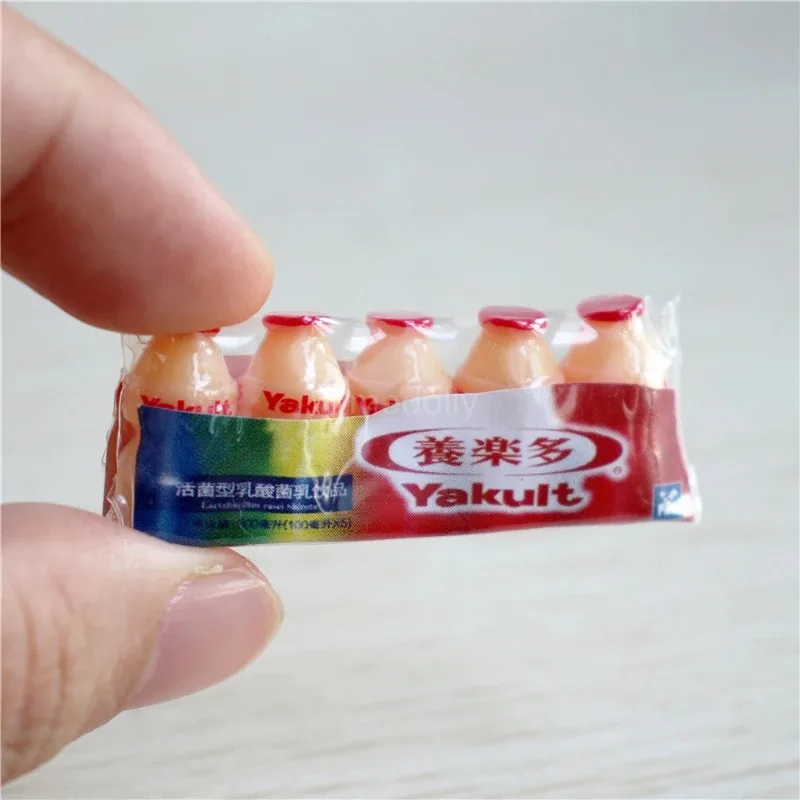 Mini-Milchsäuregetränkeflaschen im Maßstab 1:12 für Puppenhaus-Supermarkt-Spielzeug – Detail 8