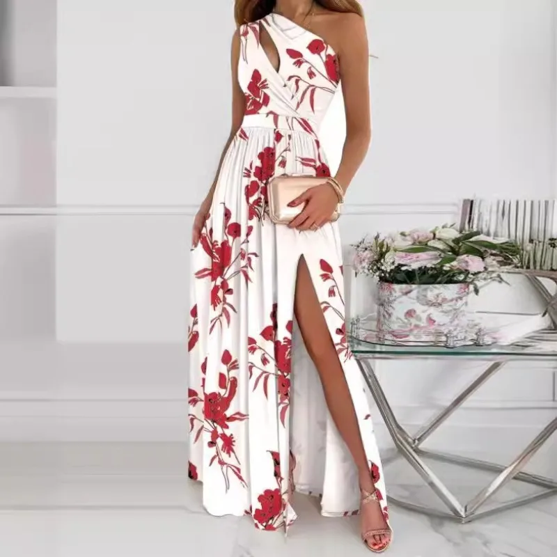 Vestido con abertura alta y calidad del aire con corte en hombros inclinados, mezcla perfectamente suavidad y capacidad, interpretación de estilo informal y libre