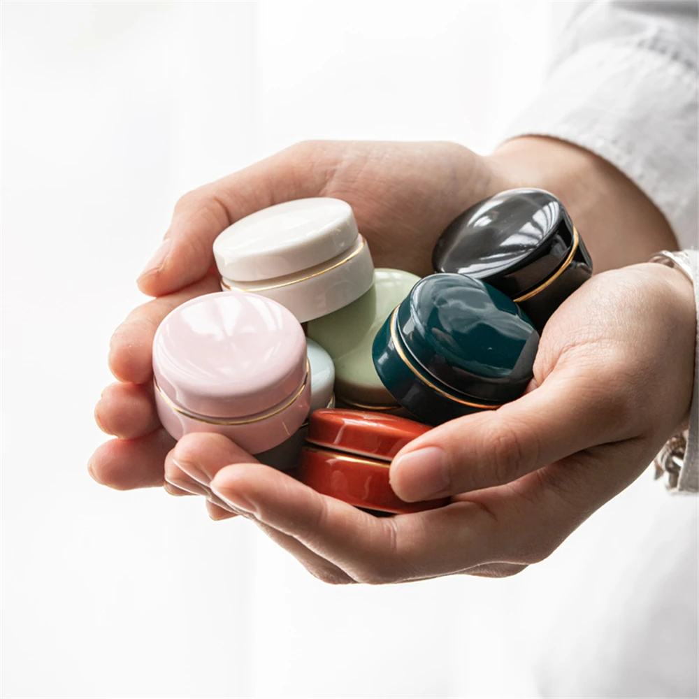

1pcs Ceramic Mini Tea Cans Sealed Cans Of Fragrant Powder Ceramic Pill Cans Pearl Powder Portable Travel Storage Tank Box