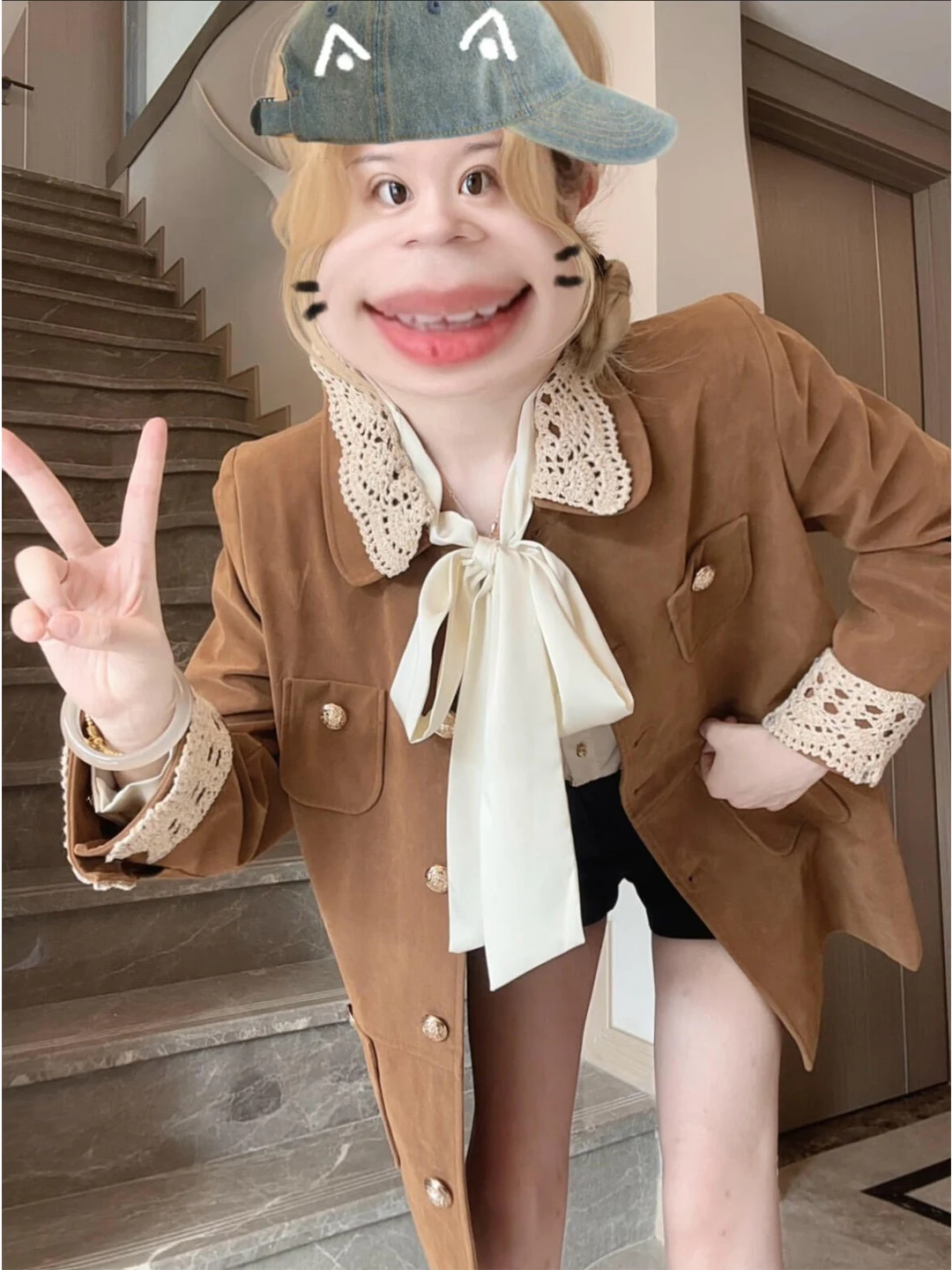 col-de-poupee-retro-en-dentelle-daim-jaet-velours-ample-polyvalent-vetements-d'exterieur-design-d'automne-bouton-sens-long-couleur-pure