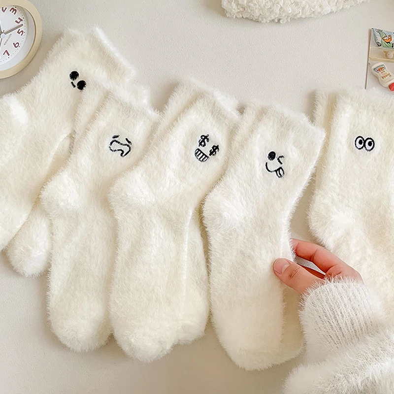 

1Pair Cozy Hairy Mink Velvet Socks Women Autumn Winter Hosiery Thicken Warm Sleep Bed Floor Home Fluffy White Graffiti Sock