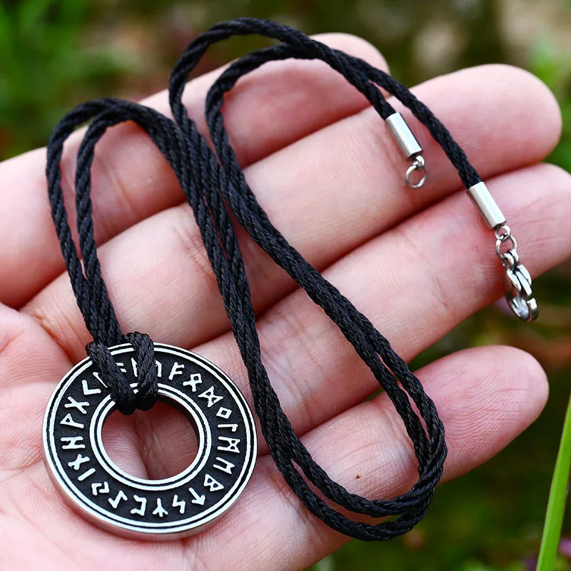 Viking Iceland Vegvisir Compass Circle Necklace Magic Men's Amulet Pendant Nordic Rune Jewelry