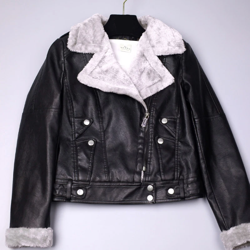 PU Leather Jacket Women\'s Winter Short Motorcycle Suit Big Collar Long Sleeves Plush and Thick Leather Jacket