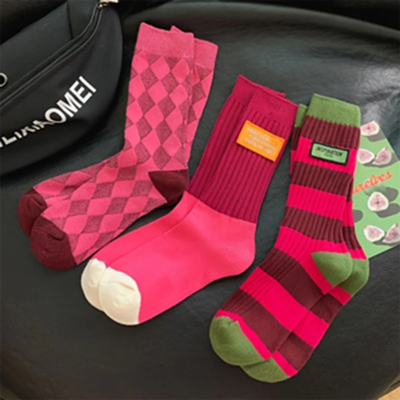 3 Pairs of Mid-Calf Socks with Fabric Labels for Women, Rose Red Series, Personalized Street Fashion Mid-Calf Socks, Ins Style