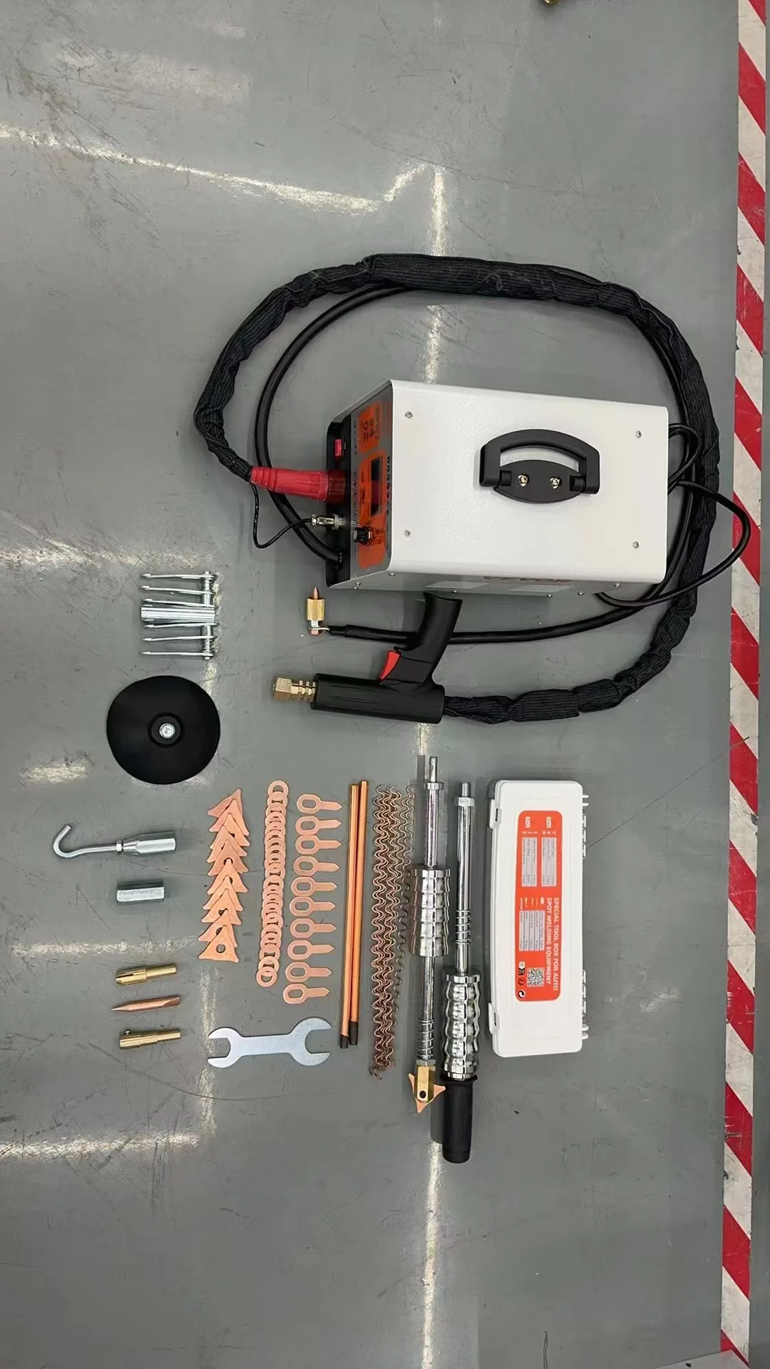 Spot Welder Dent Puller Car Sheet Metal Repair Machine3 KW 220 V with 2 Welding Guns 6 Modes Spot Welding Machine with LCD