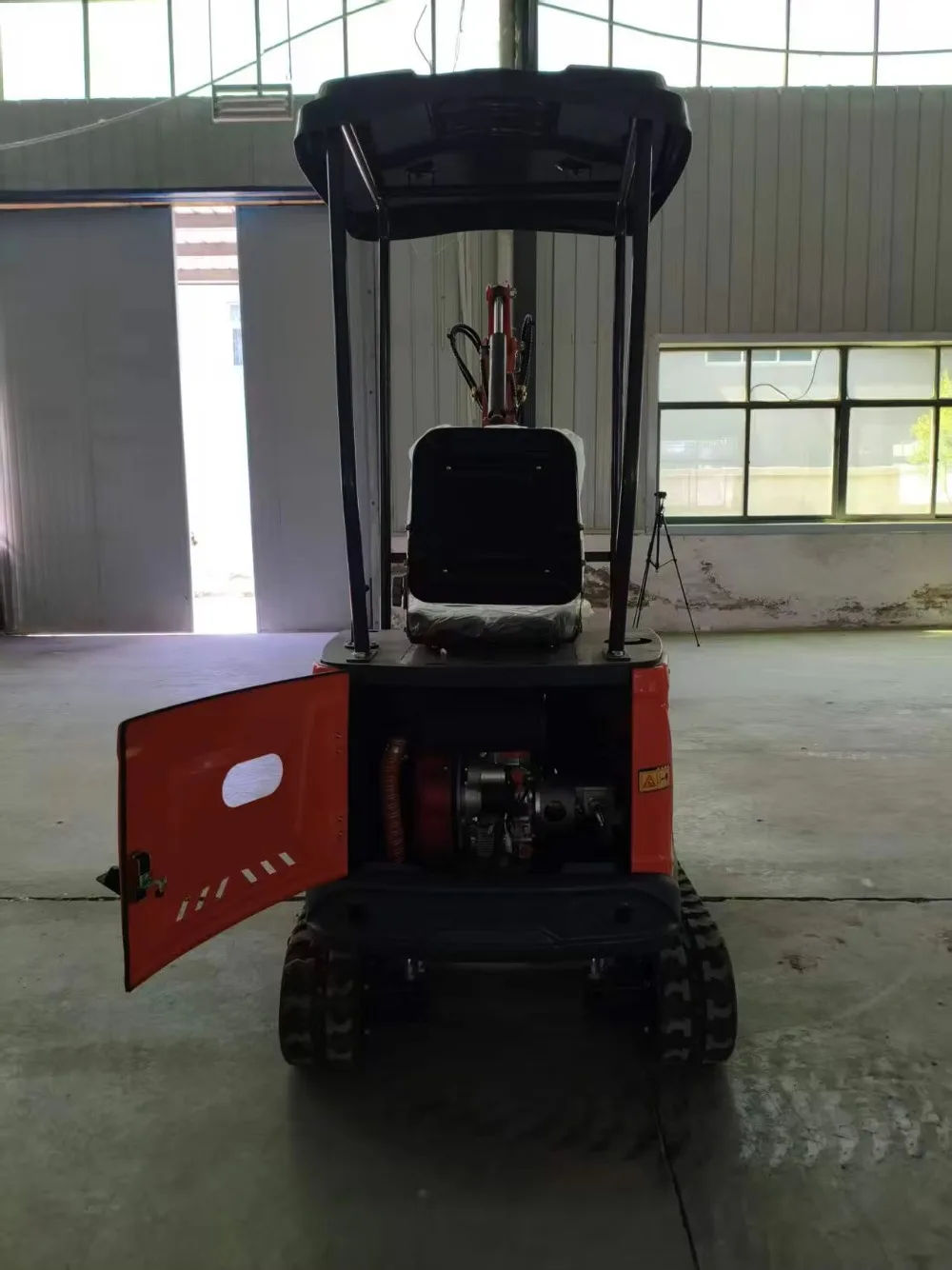 Mini Crawler Excavator Mulcher 750kg High Quality Hydraulic Stone Pulverizer 0.25m Bucket Capacity Motor Pump for Mini Tractor