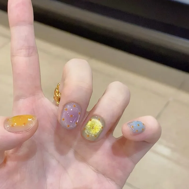 Handgefertigte 2025, kurze künstliche Nägel mit Kleber, mehrfarbig, niedliche Nägel zum Aufkleben mit Design, Nagelspitzen, zum Aufdrücken der Nägel mit Box und Werkzeug
