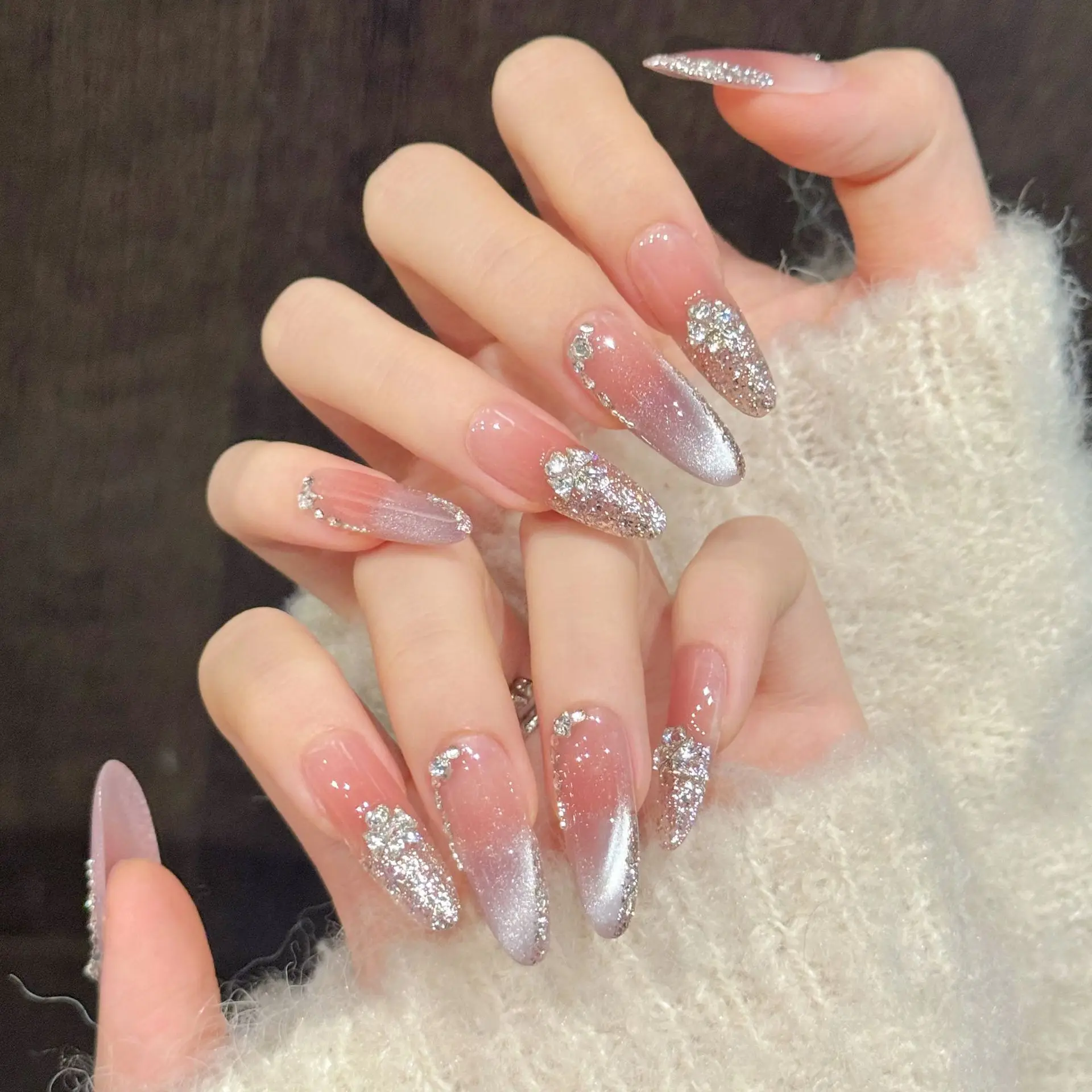 10 pièces à la main presse sur ongles paillettes diamants décor Blush faux ongles portable lumière luxe oeil de chat faux ongles longs français
