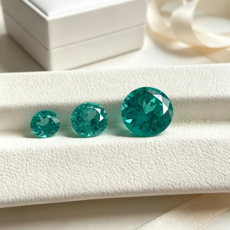 Paraiba Runder Künstlicher Edelstein in Neonblau mit Zertifikat, Großhandel Verfügbar – Detail 5