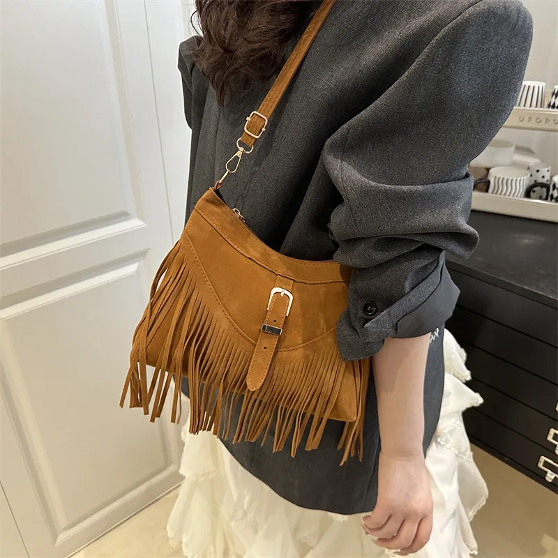

Retro Fashion Fringe Shoulder Bag Women's Handbag Tote Bag Autumn and Winter Shoulder Bag Cross-body Bags for Women