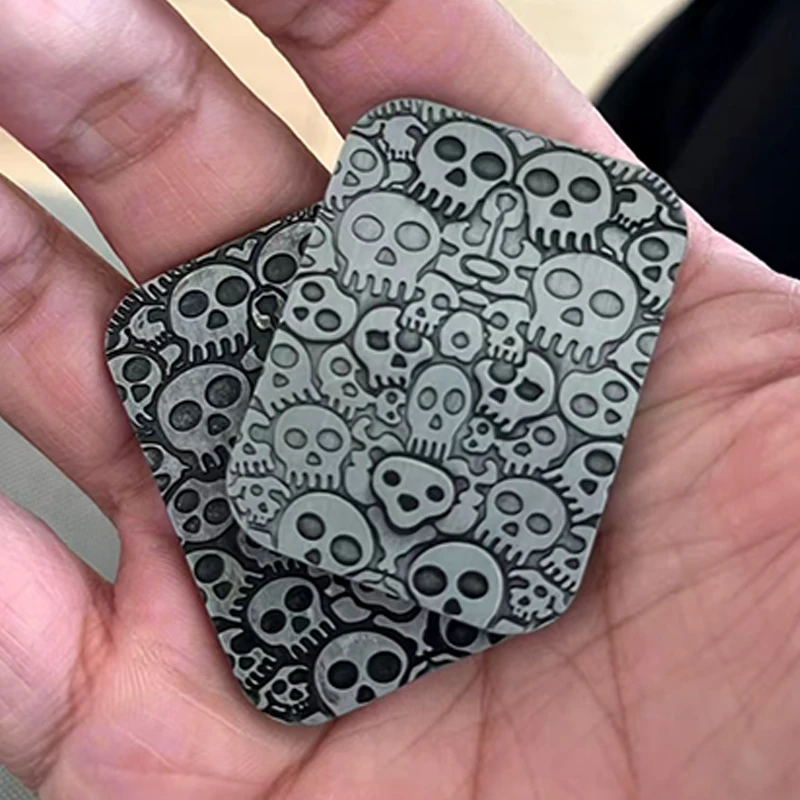 Magnetyczny metalowy slider EDC z wzorem czaszki, zabawka sensoryczna typu clicker, idealna na prezenty, wspomagająca redukcję stresu i lęku.
