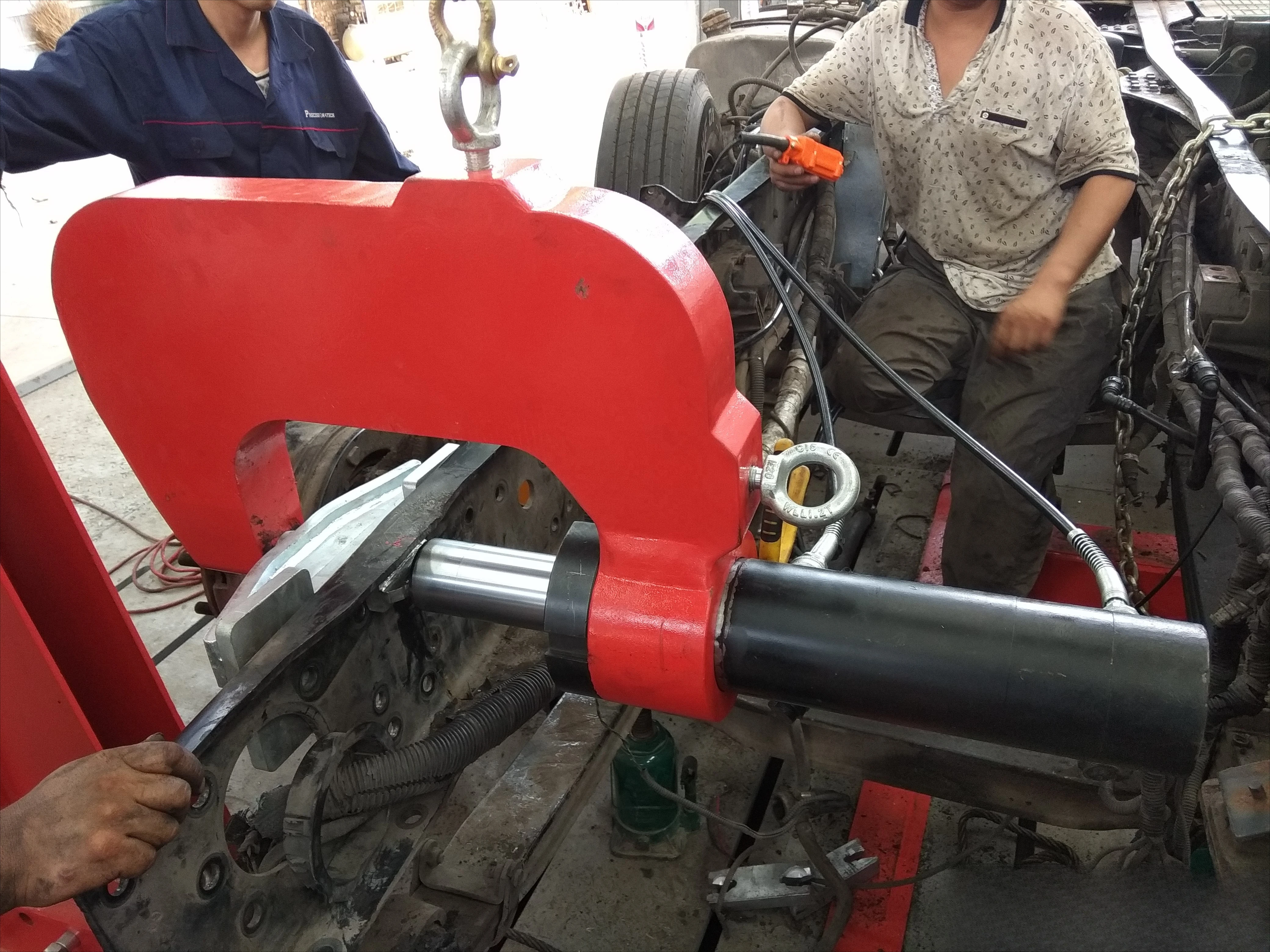 

Зажим C-образный для ремонта грузовиков