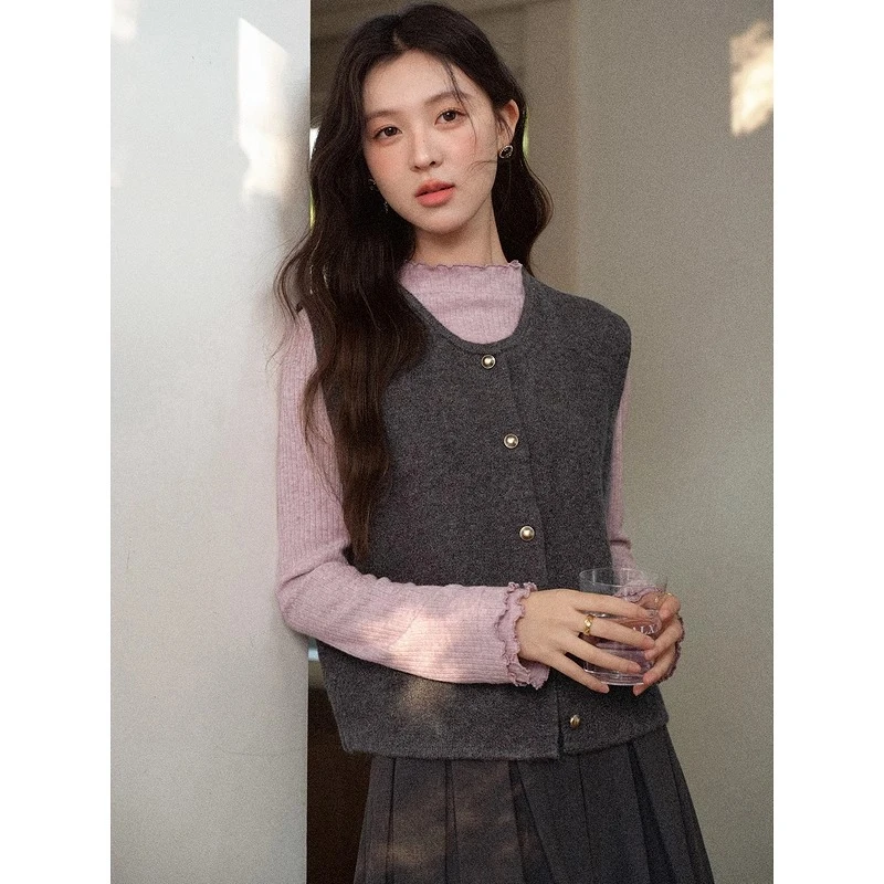 ALXNAN グレーベストレトロゴールドボタン付きルーズフィットレイヤリングノースリーブベスト女性の秋冬多用途レディース服 L58138