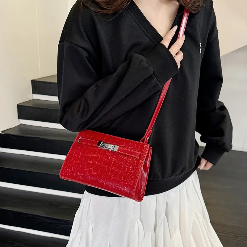 

Luxury Minimalist Crossbody Bag For Women Solid Color Leather Clutch Vintage Designer Paris Fashion Elegant Handbag