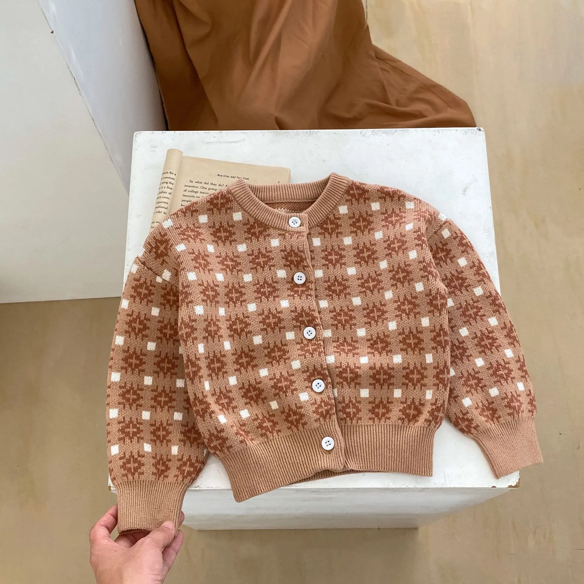 Autumn New Fashion Trend Checkered Baby Girl Sweet and Versatile Contrast Knitted Coat+Bow Sweetheart Jumpsuit Two Piece Set