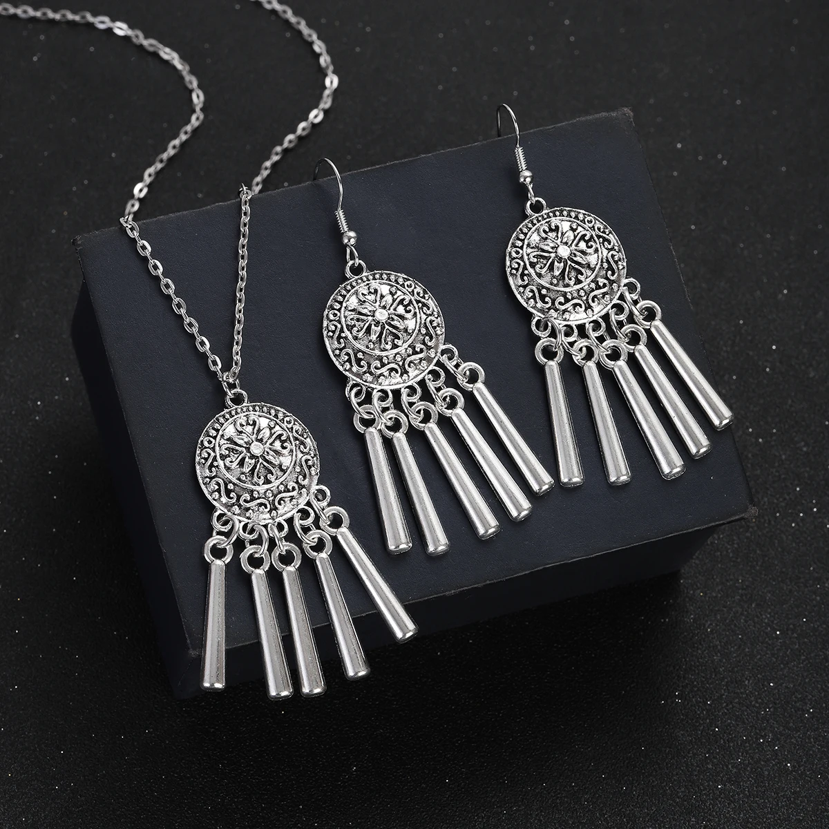 New Silver Color Jewelry Set Women\'s Ethnic Vintage Geometric Flower Tassel Earring Necklace Sets Female Party Accesories