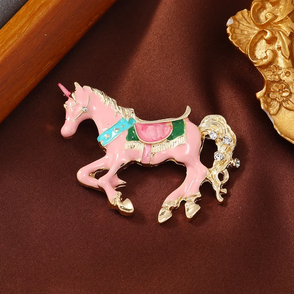 

Cute Enamel Horse Brooch Women Party Accessories Animal Brooches Clothing Accessories 3 Colors Wholesale