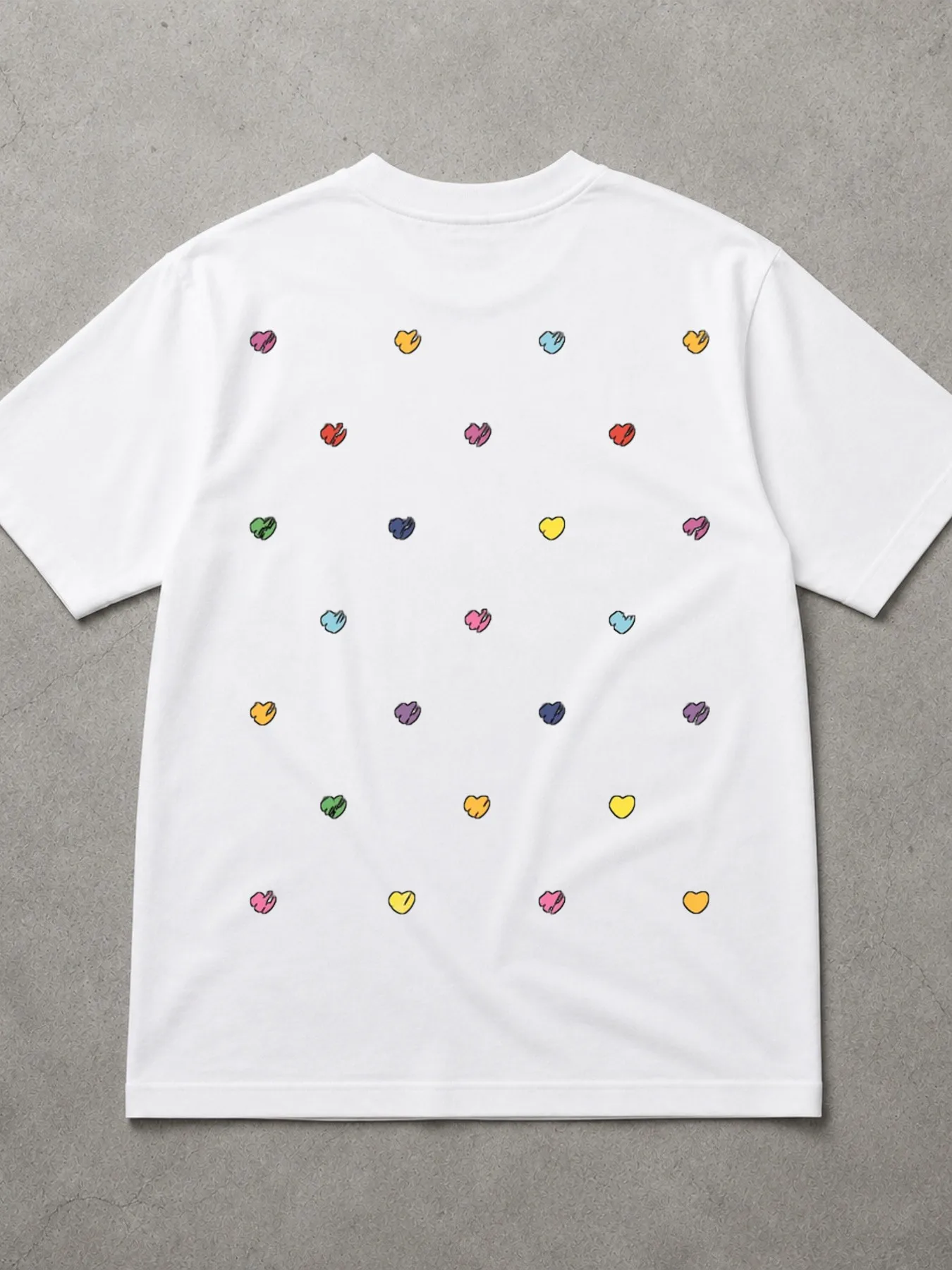 Men's Retro Graphic Tee Summer Casual Loose Fit Fashion Shirt Printed With Colorful Crayon-style Scattered Hearts Design Gym Fit