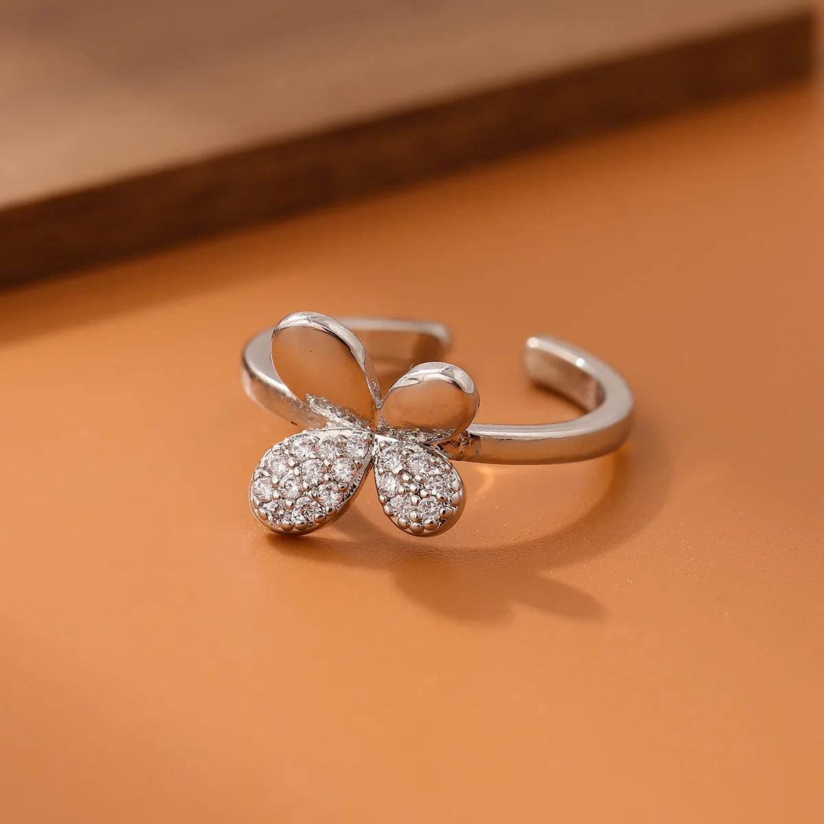 

New Beautiful Simple Popular Fresh Butterfly 925 Sterling Silver Jewelry Personality Creative Crystal Opening Rings R124