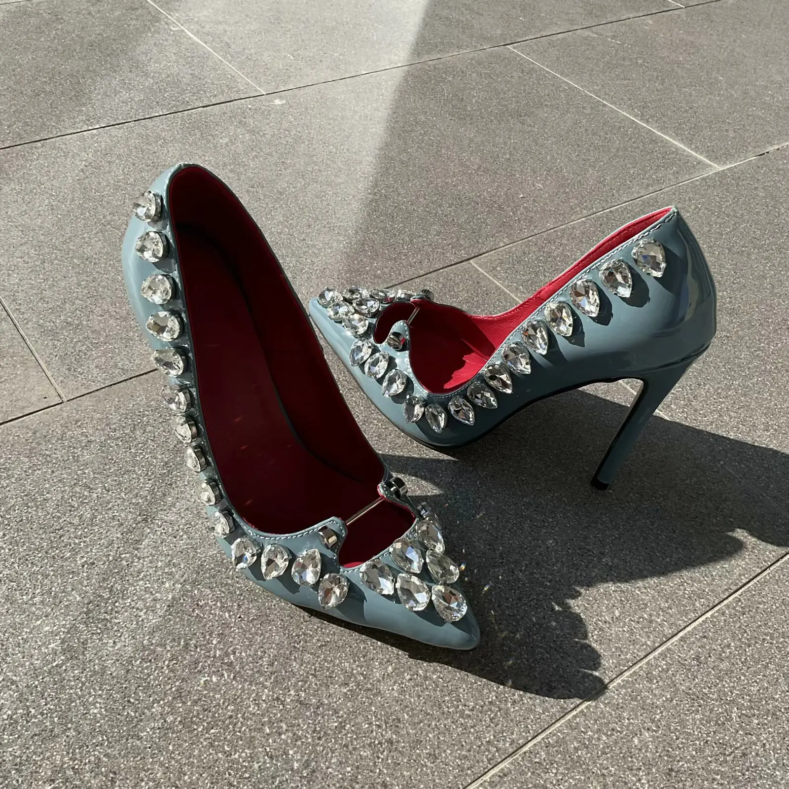

Women Pin Buckle Crystal Pumps Metal Decoration High Heels Patent Leather Luxury Designer Office Banquets Female Single Shoes