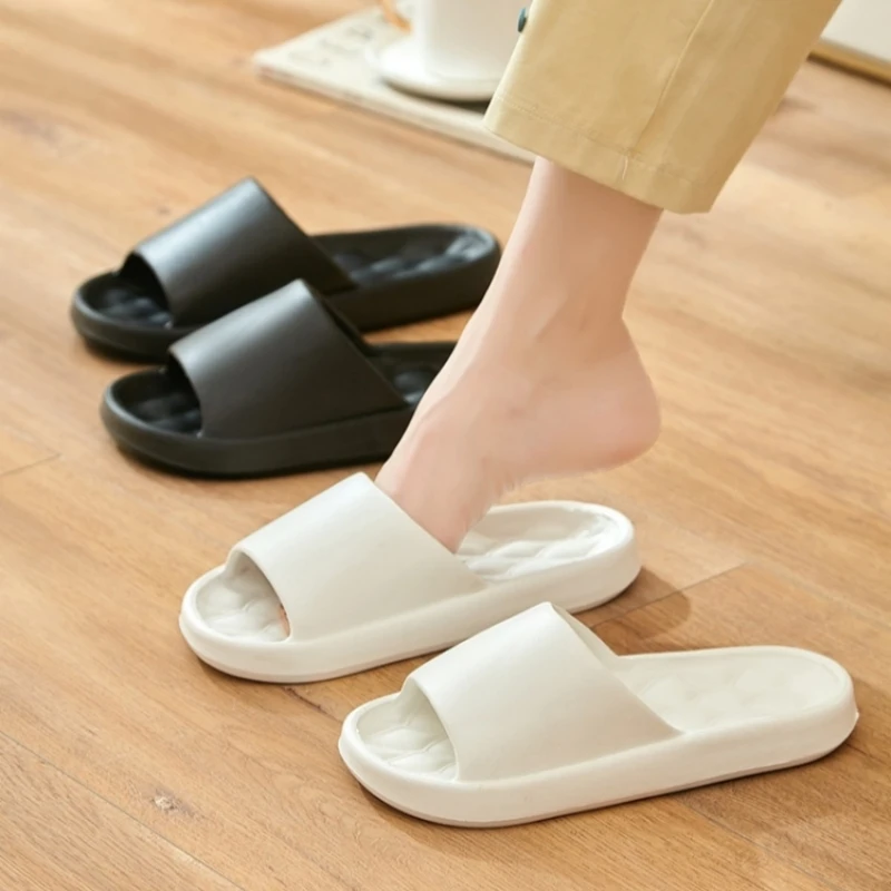 Chinelo feminino de verão em EVA macio, modelo chinelo masculino da moda para casa, sandálias adoráveis para casais, cores vibrantes, lançamento 2025, chinelos casuais de praia para adultos._voghion.com