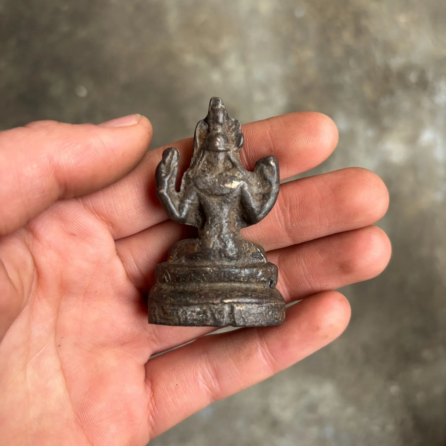 

Старый китайский тибетский буддизм, медная патина, четыре руки, Гуаньинь, переноска Будды, декор фэншуй, интерьерный орнамент, коллекция ремесел