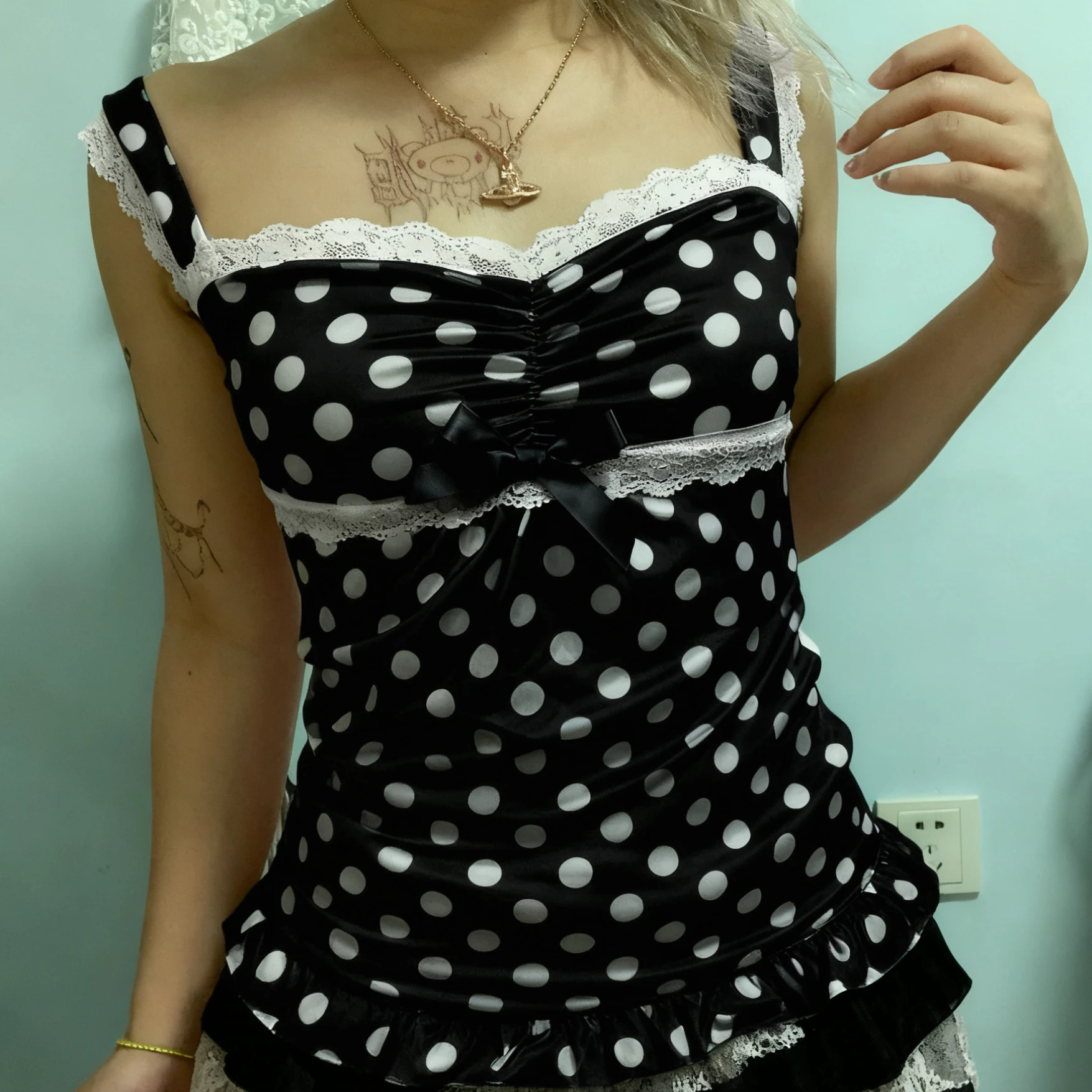 

Женские летние кроп-топы без рукавов с кружевной отделкой, открытой спиной, в горошек, с бантом, в стиле 2000-х годов