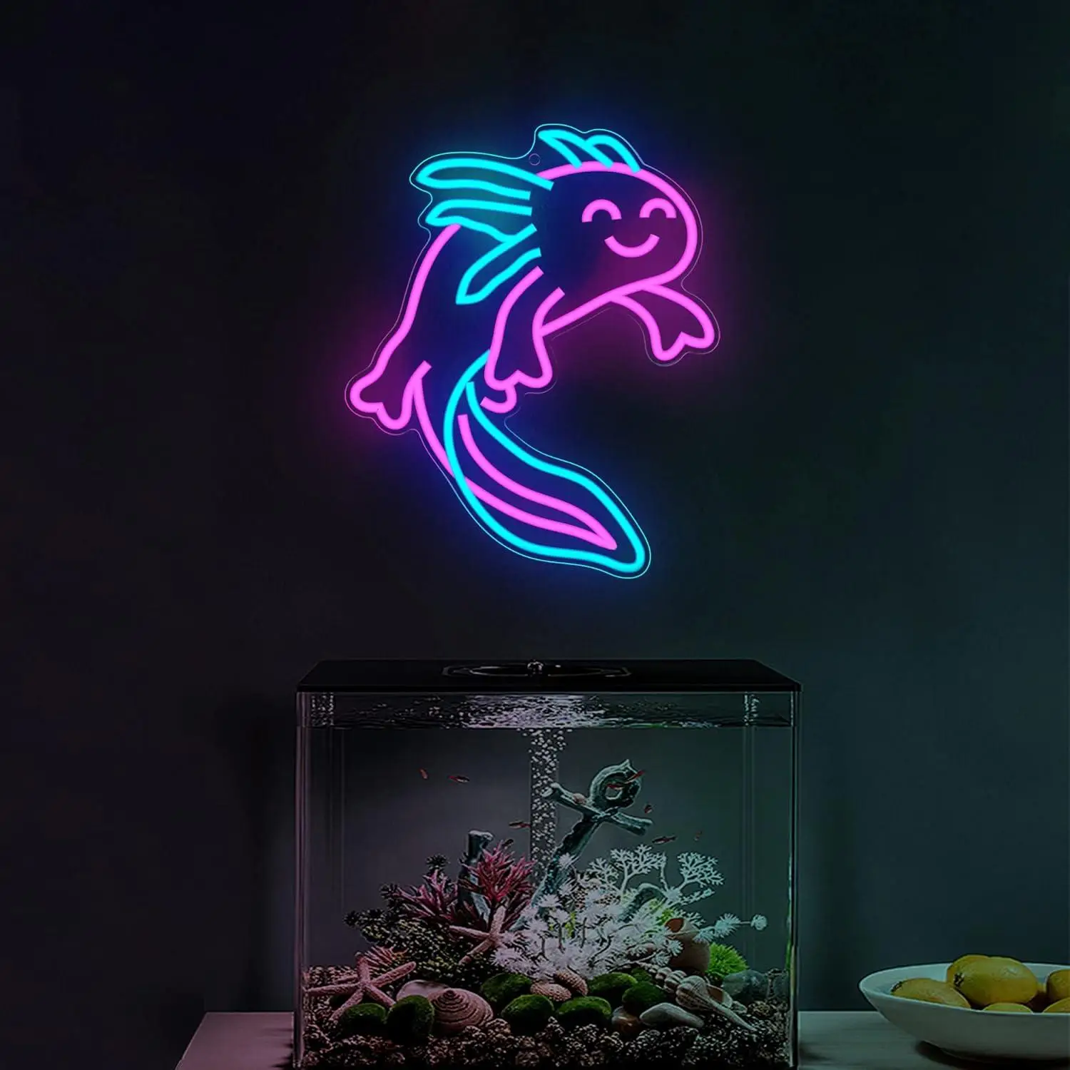 Detalhe da iluminação LED do letreiro neon axolotl amonite