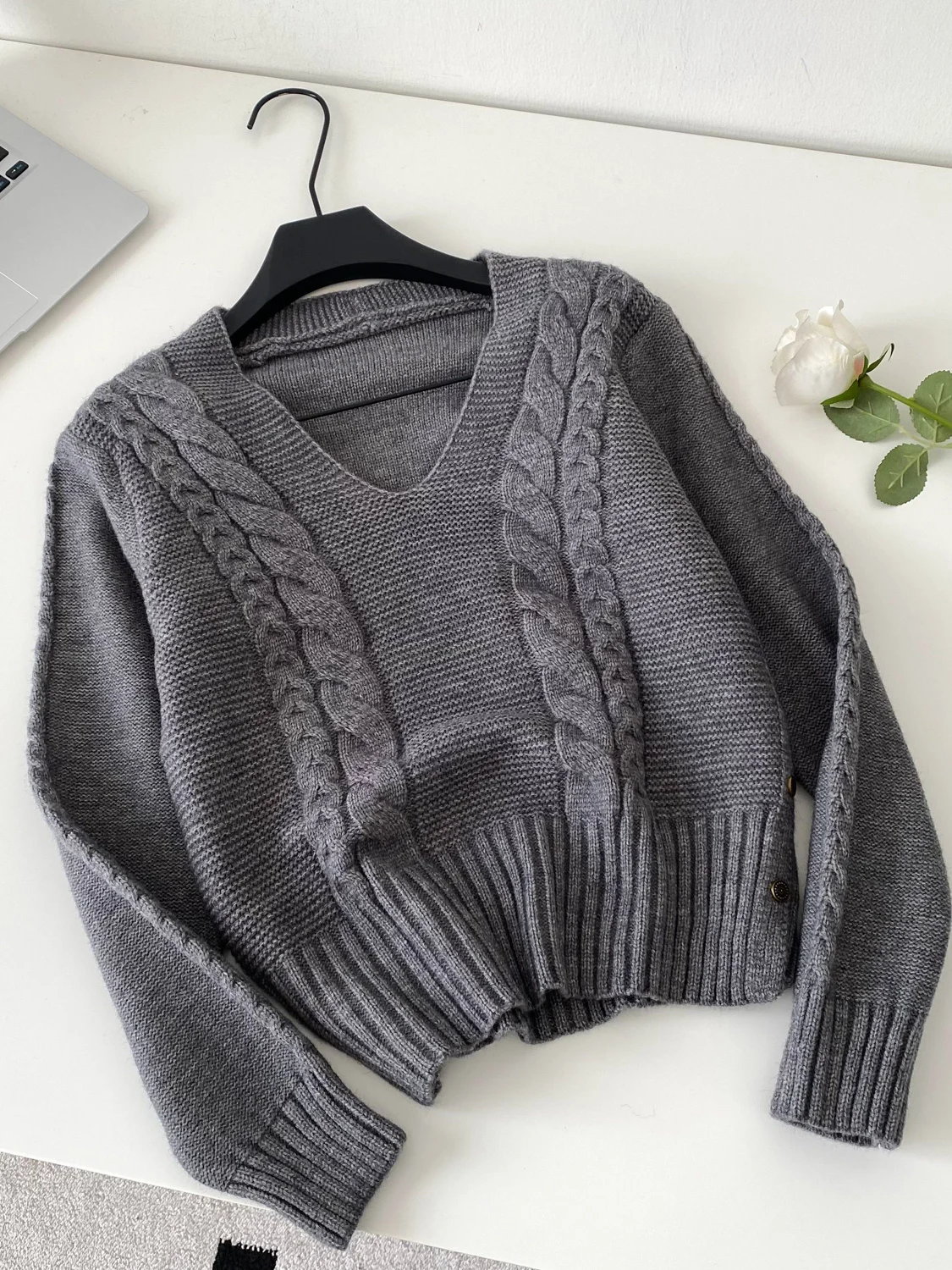 

Новинка 2026, осенние женские винтажные вязаные пуловеры с v-образным вырезом и длинными рукавами в полоску, свободные повседневные однотонные пуловеры, топы