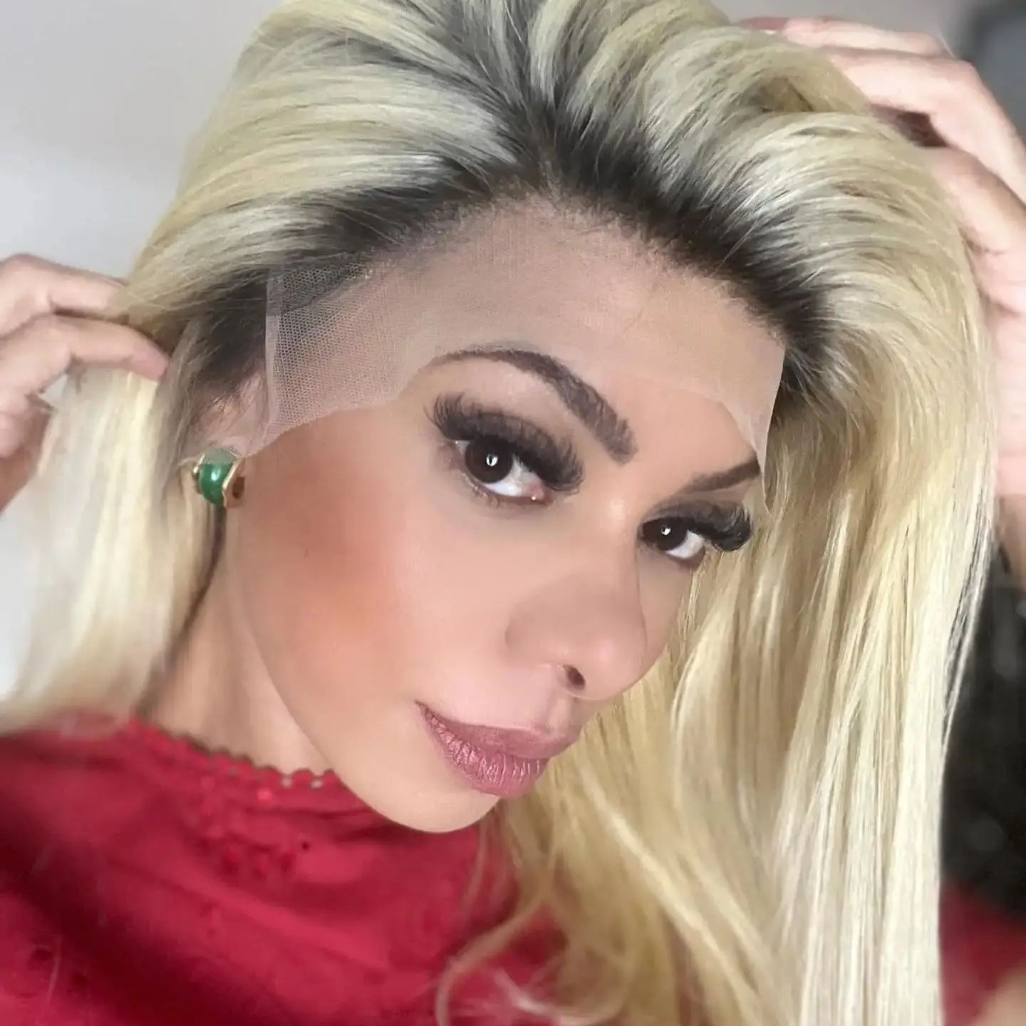 16 Inches Light Blonde Shadow Roots Synthetic Lace Frontal Wigs Soft Natural Straight Pre Plucked Hairline Glueless Wigs Female