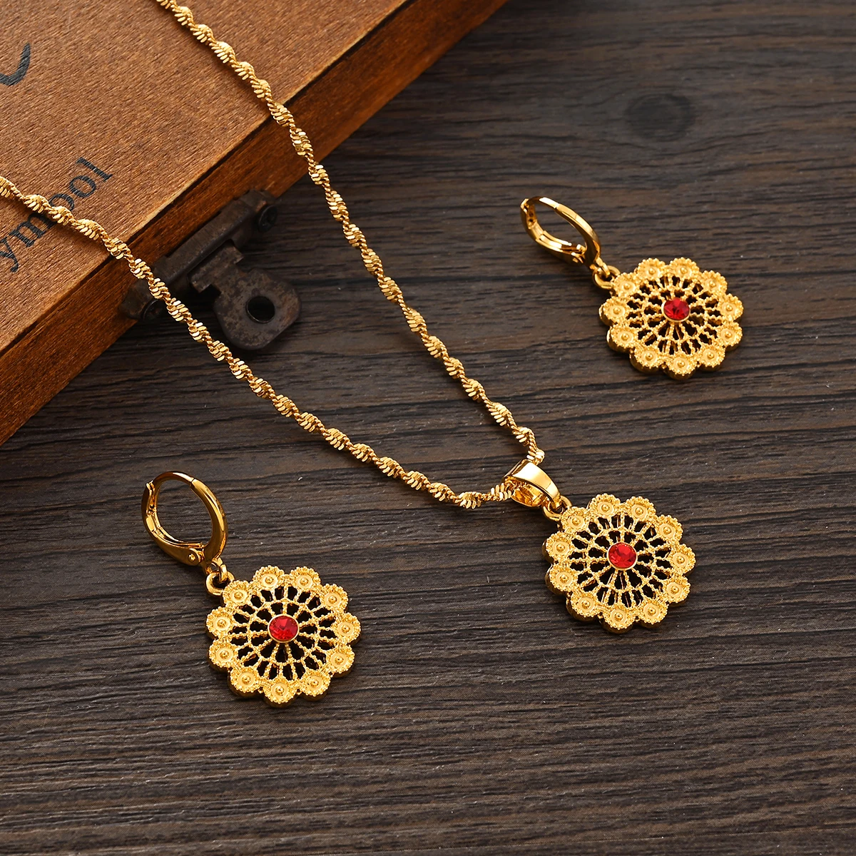 

Gold Color Dubai Bridal Jewelry Geometry Mary Earring Pendant Sets Women Girls Wedding Christmas Kids Gift