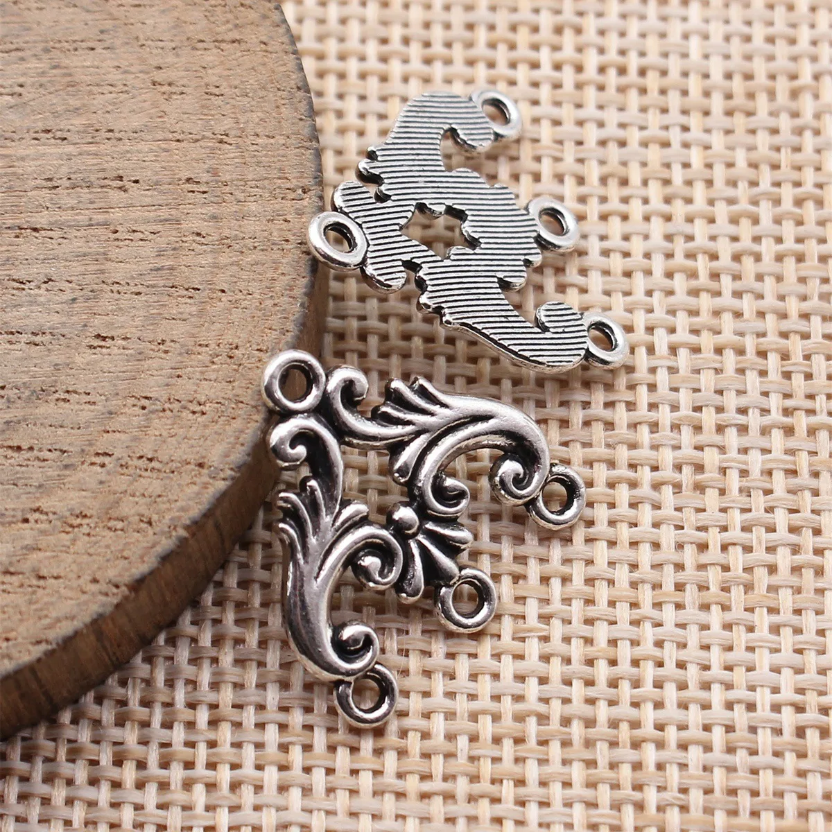 

40pcs 20x20mm(0.79x0.79inch) Antique Silver Color Earring Connector Vintage Hand Crafts Accessories