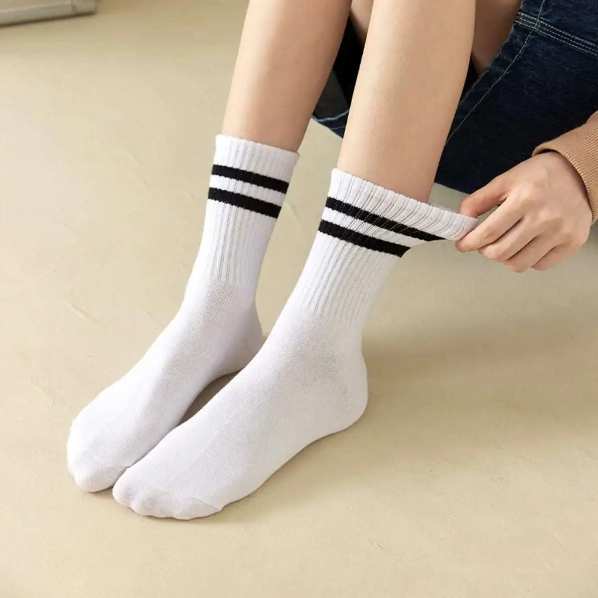 

2pairs Women's Striped Casual Sports Breathable Mid-calf Socks