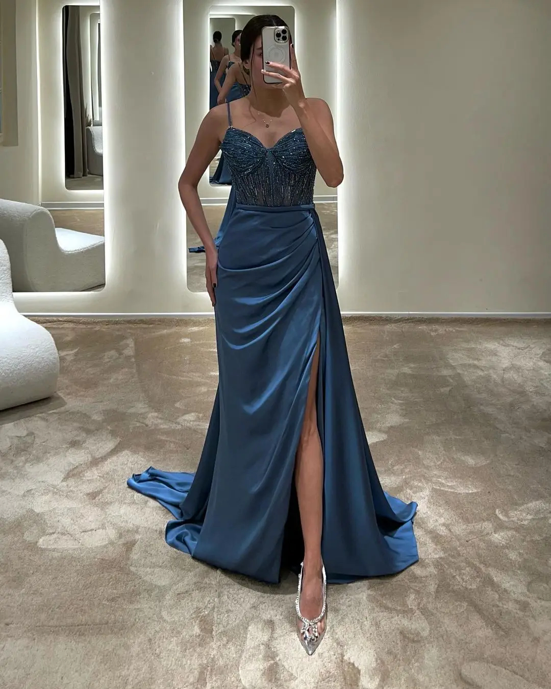 

Customized High Quality Jersey A-Line Spaghetti Straps Sequined Evening Dresses Sleeveless Strapless Panel Train Prom