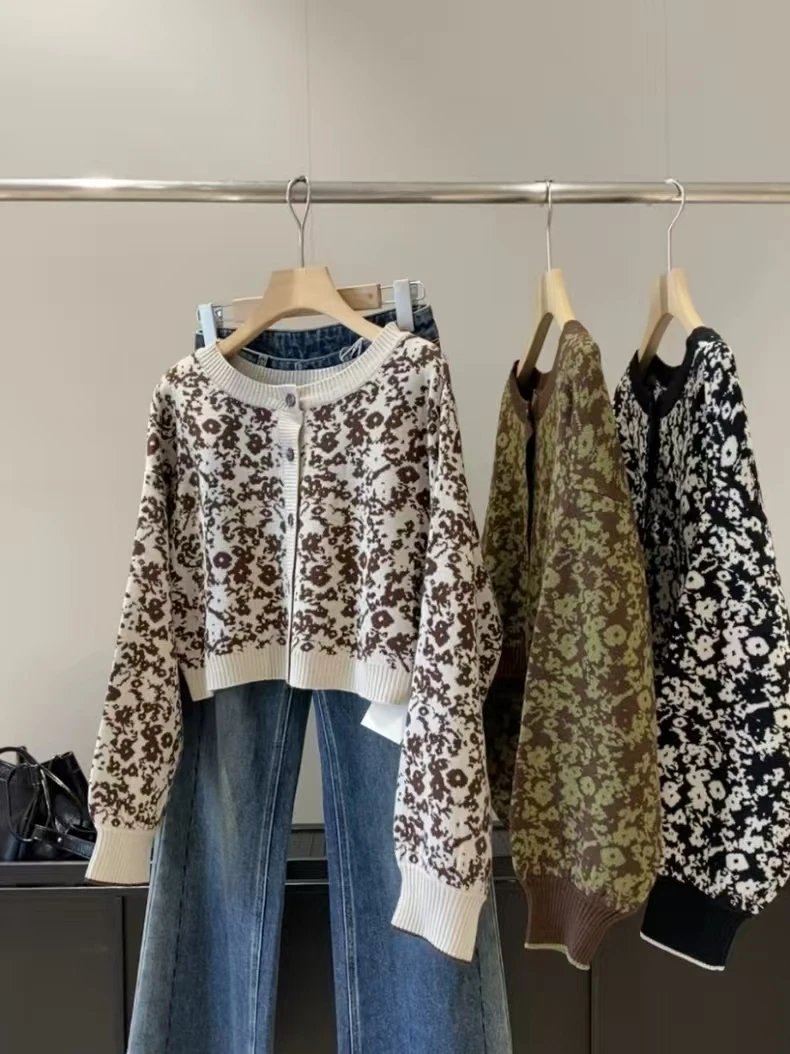 

Модный свободный вязаный кардиган с цветочным принтом и бретелями, осенний теплый длинный све, круглый, с застежкой на одной пуговице, женский...