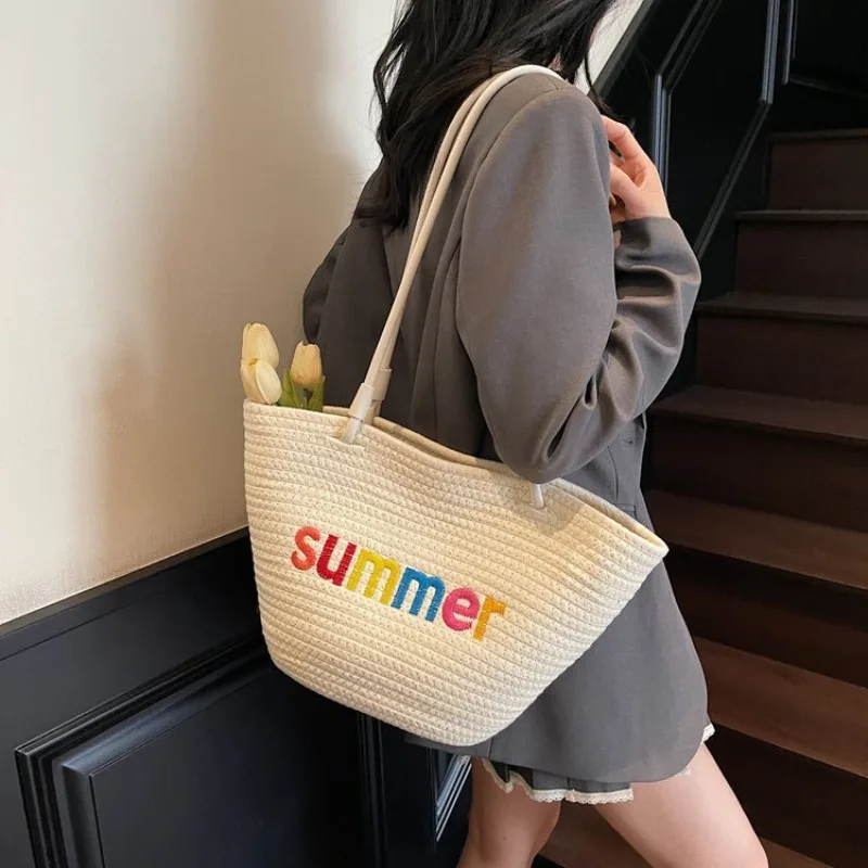 

Chic Beach Bag For Women A Stylish Tote For Carrying Your Sunscreen And Sunglasses In Style