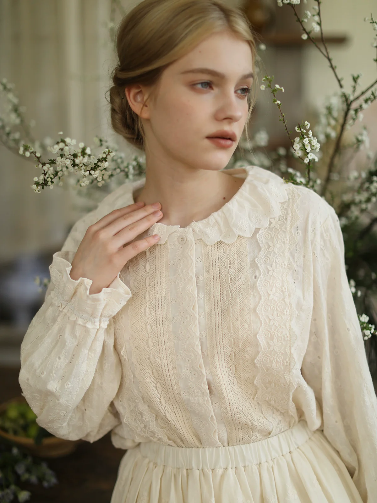 

Spring Summer Women Fine Arts Floral Embroidery, Minimalist Ear-Cuff Neckline, Loose Cotton Shirts/Blouses