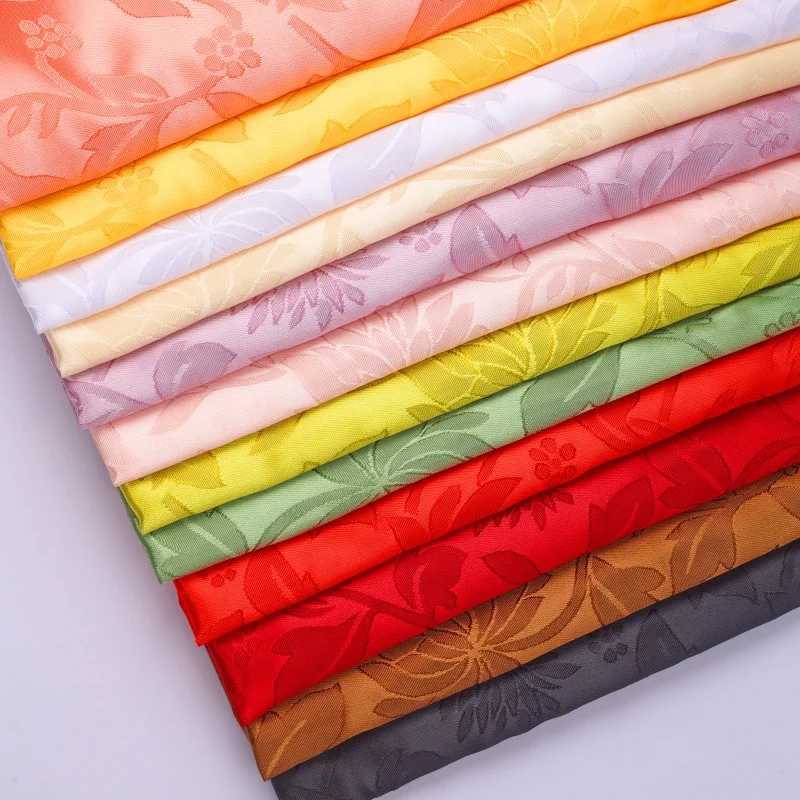 

Цветной дин, блестящая жаккардовая ткань в виде лотоса, ханьфу в древнем стиле, темный шелк с узором, атласная игрушечная кукольная одежда, жаккардовая ткань