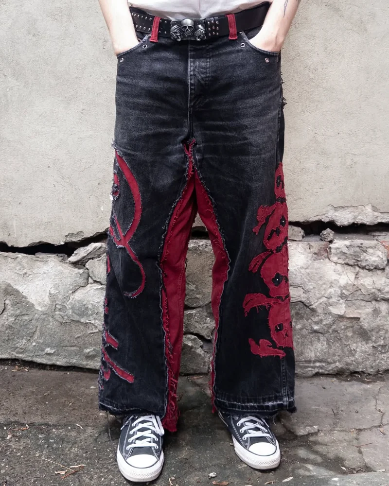 Calças Jeans Baggy de Perna Larga Estilo Y2K Retro Harajuku com Patches de Caveira em Denim Preto e Vermelho, Moda Streetwear Punk para Homens e Mulhe