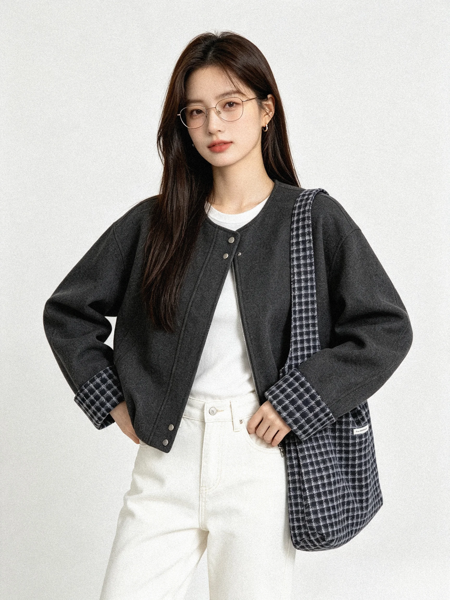 Elegant Short Plaid Woolen Coat 2026 Winter New Style Age-Defying Chic Design Luxury Splicing Square Pattern Youth Fashion