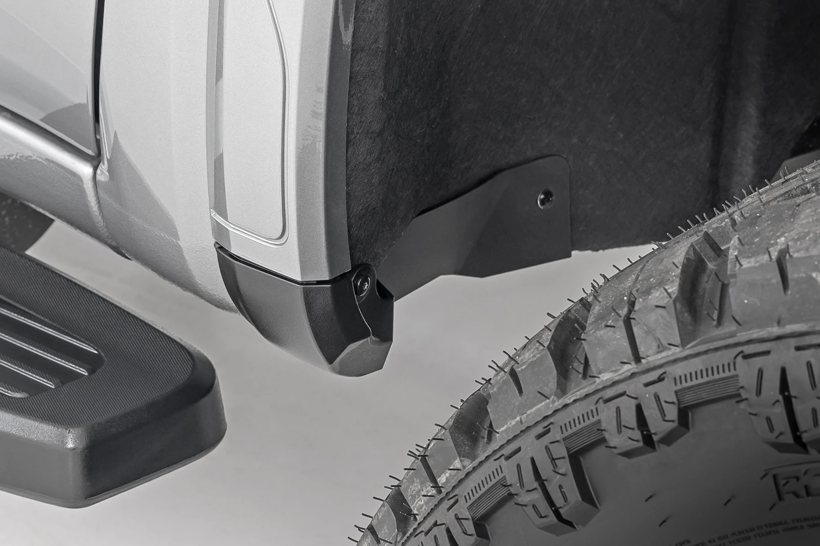 

Комплект для удаления брызговиков Rough Country для GMC Sierra 1500 2019-2026 - 13003