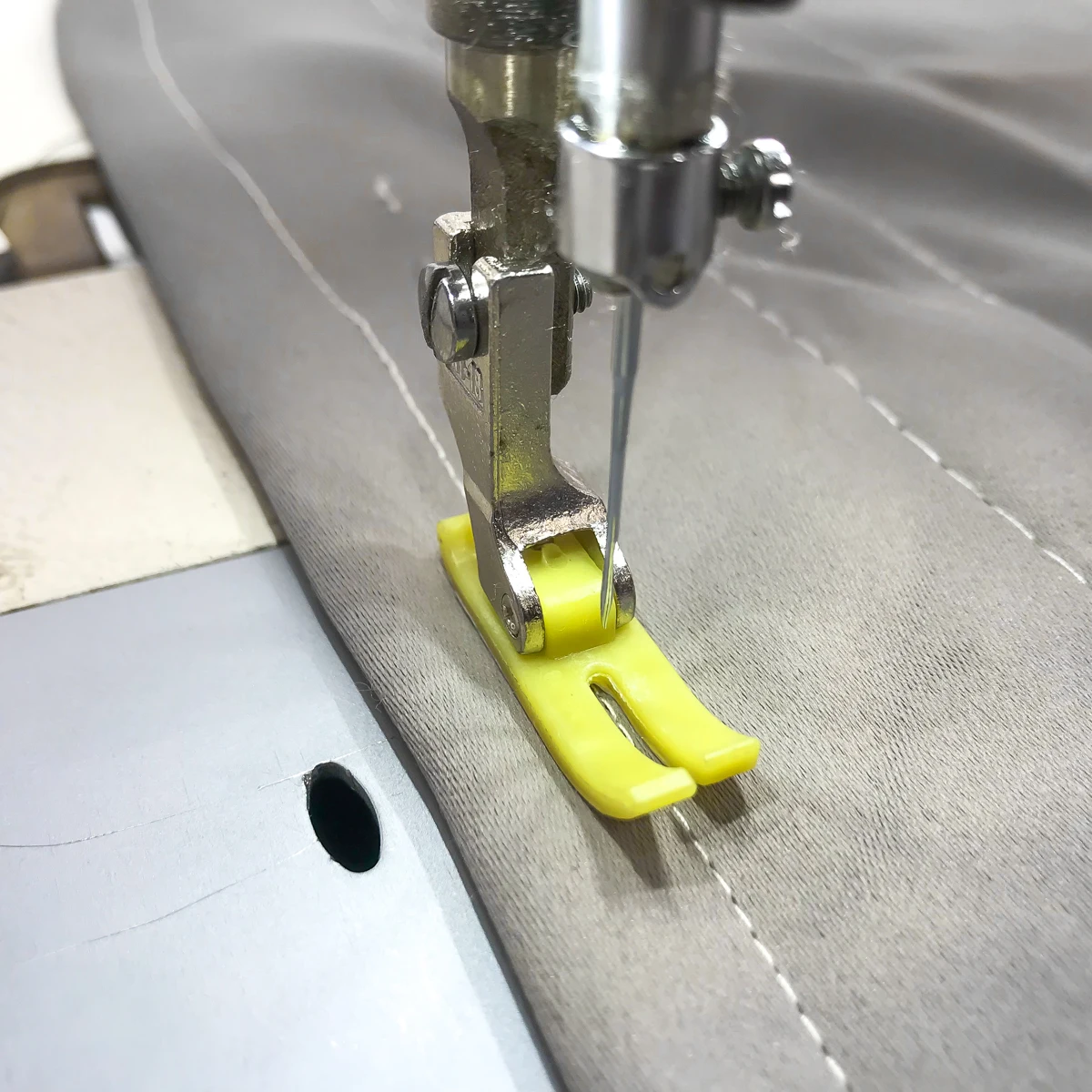 قدم مكبس بلاستيكي لماكينة الخياطة ، سيارة مسطحة ، قطع غيار صناعية ، كتندون ، مقاوم للاهتراء ، MT18 ، 3 في المجموع #1