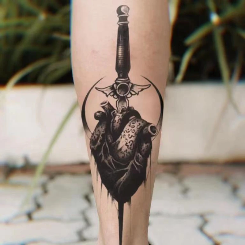 Dark Crescent Sword-pegatinas de tatuaje temporal para hombre y mujer, tatuaje falso de arte blanco y negro, tatuaje temporal a prueba de agua,