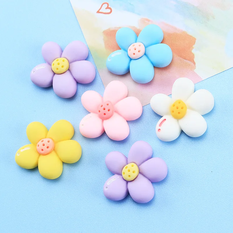 New 20pcs Resin Flat Back Flower Cabochons for Scrapbook DIY Christmas Ornaments Craft Lovely Daisy for Girls Headwear Accessory