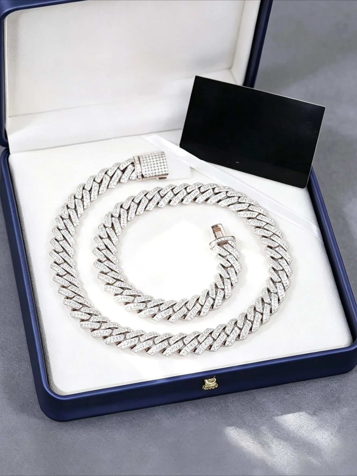 luxury rap singer custom Cuban link iced-out hip-hop style Miami style 14mm hip-hop VVS diamond necklace iced Cuban link,