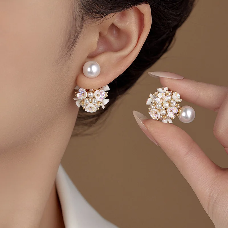 

Exaggerated pearl stud earrings high-end sense light luxury temperament retro foreign style flower earrings women