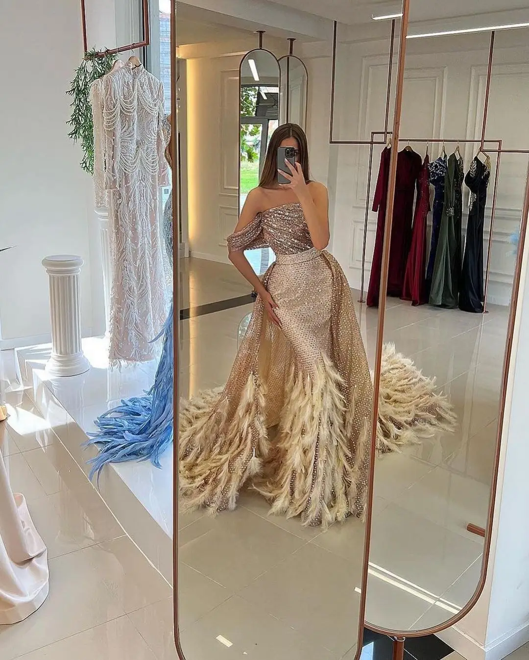 Exquisite Feather Mermaid Evening Dresses One-Shoulder Boat Neck Special Occasion Dress Women Sweep Train Prom Gowns for Party